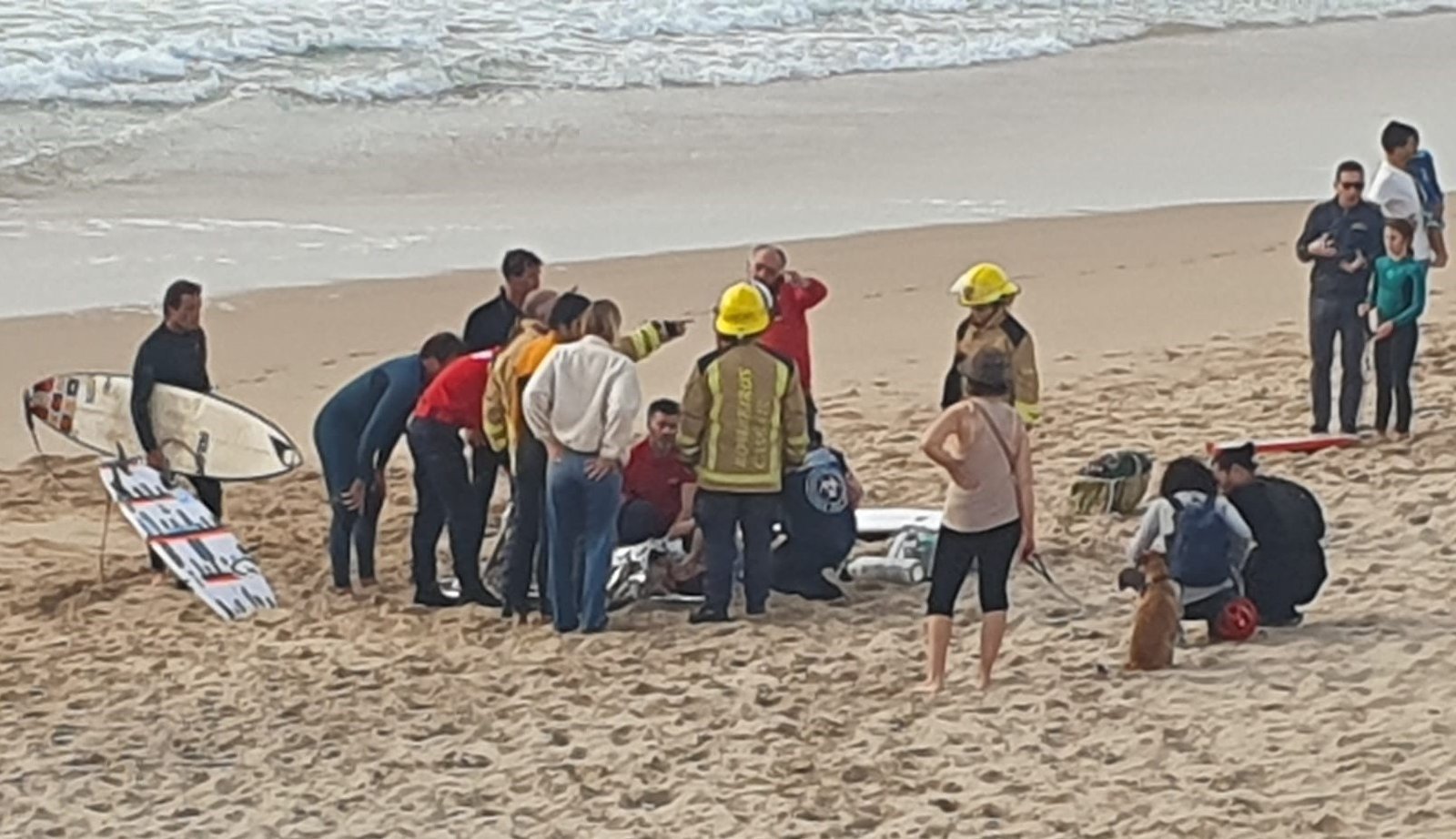 JOVEM surfista de 20 anos resgatado de agueiro no Guincho hospitalizado