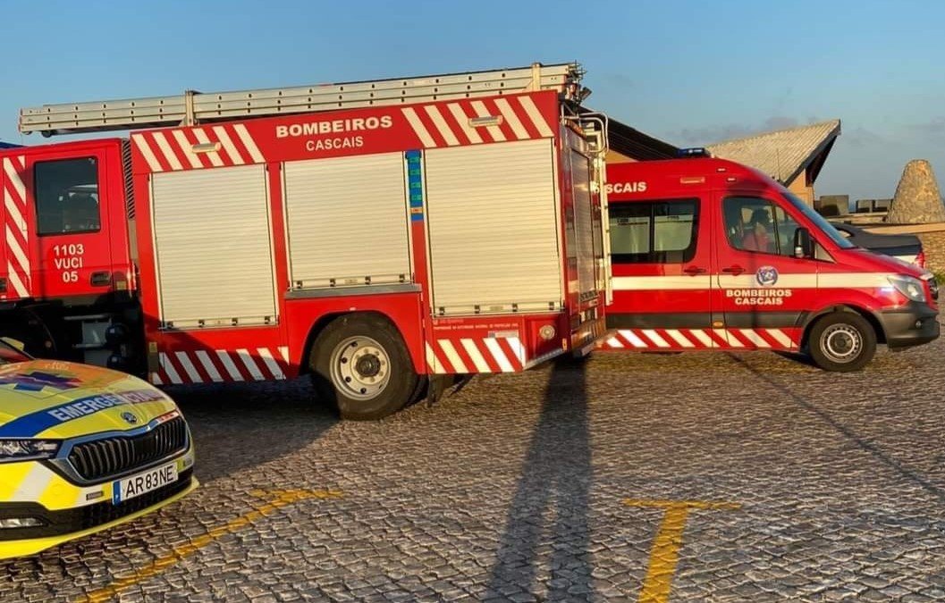 JOVEM canadiano resgatado das rochas depois de queda de 10 metros no final de festa noturna