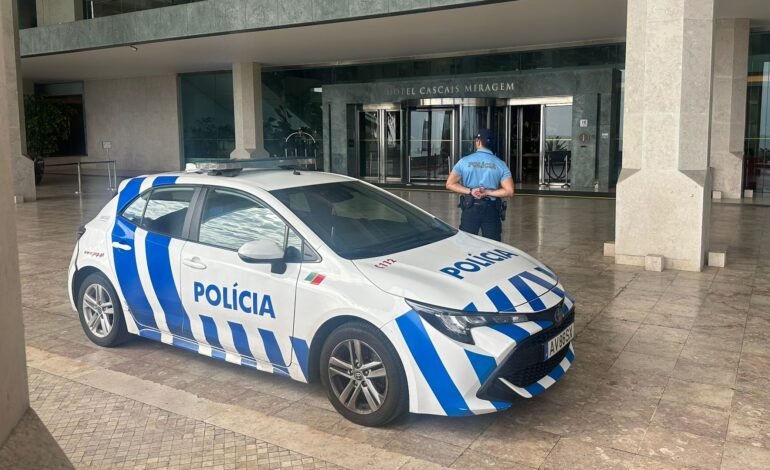 CARRO patrulha da PSP desviado para proteger 24horas princesa da Dinamarca à porta de hotel