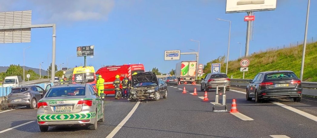 TRÊS feridos em dois acidentes em 20 minutos em Alcabideche