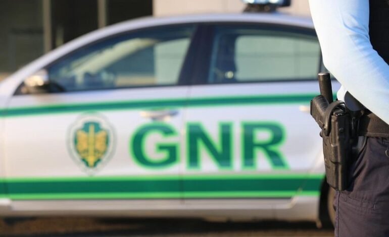GNR procura identificar suspeito de atacar com ácido operário brasileiro na Cruz Vermelha