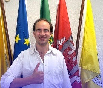 POLÉMICA. Presidente da Juventude Popular de Cascais diz que estrutura foi ignorada no apoio do CDS a Nuno Piteira Lopes pela “Viva Cascais”
