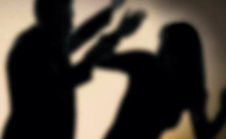 SUSPEITO de 8 crimes de violência na cadeia depois de agredir namorada com filho ao colo e ter esmurrado GNR