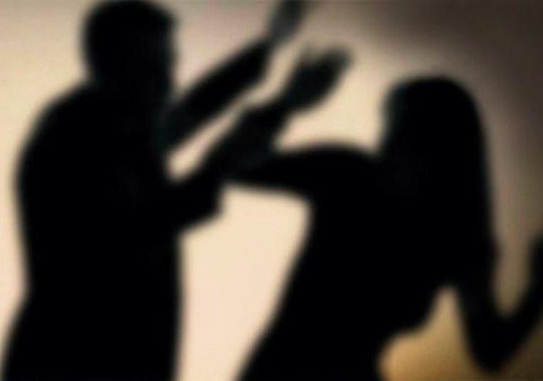 SUSPEITO de 8 crimes de violência na cadeia depois de agredir namorada com filho ao colo e ter esmurrado GNR