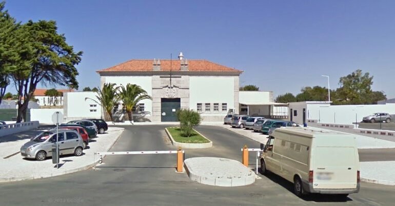 RECLUSA transexual incendeia cela na cadeia de Tires. Cinco guardas prisionais intoxicadas