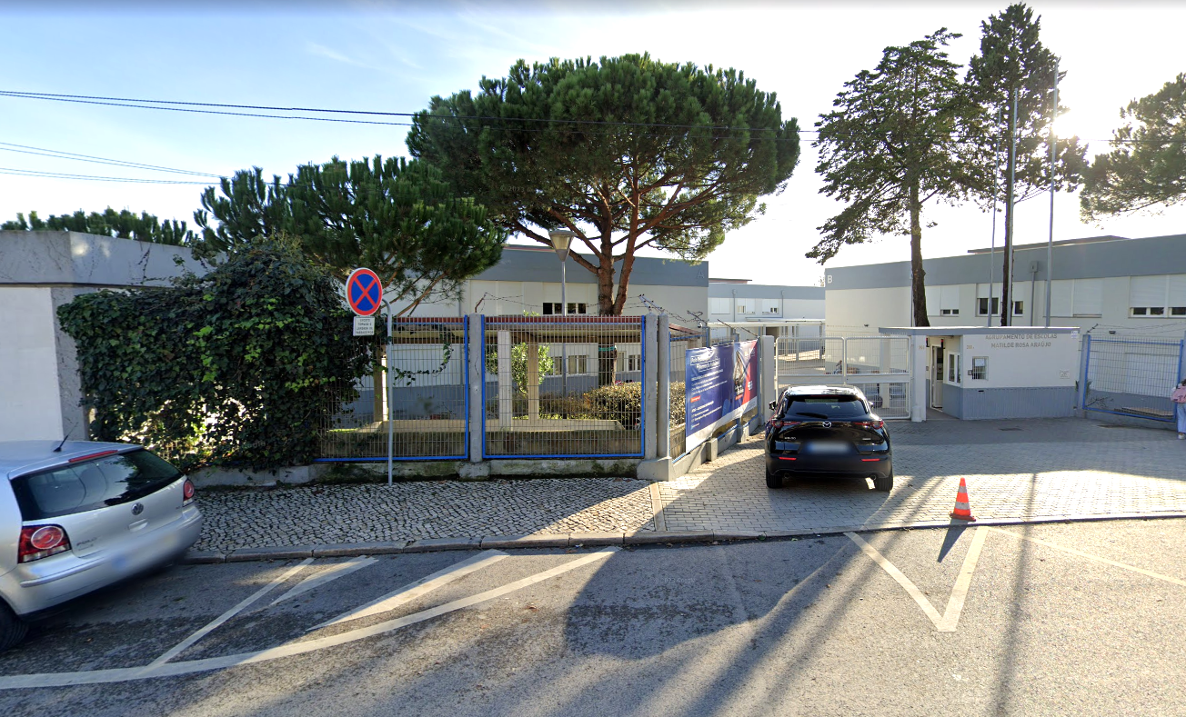 INUNDAÇÃO em 3 pavilhões encerra sede do agrupamento de escolas Matilde Rosa Araújo