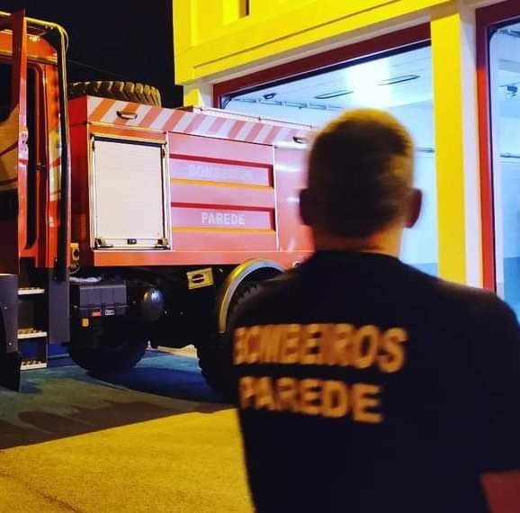 INCÊNDIO em vivenda causa intoxicação e pequenas queimaduras a casal