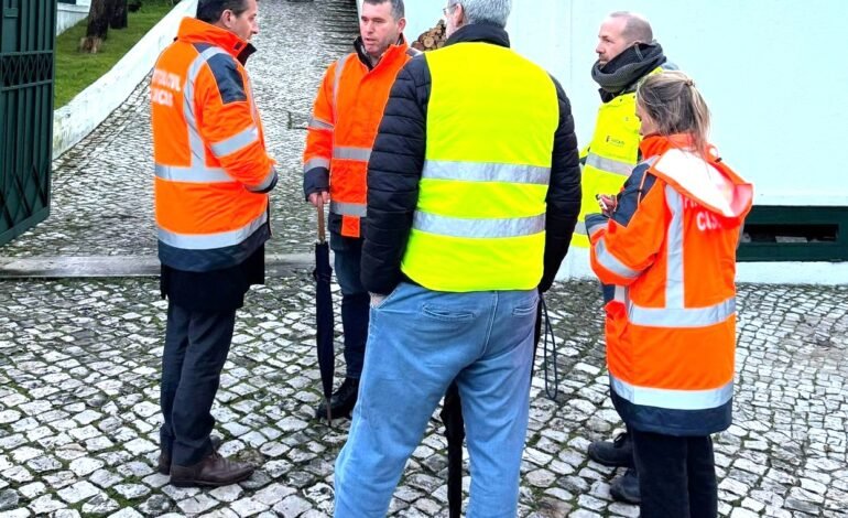 SÁBADO agitado para Piteira Lopes que esteve no terreno a acompanhar derrocadas, quedas de árvores e fogo na Torre