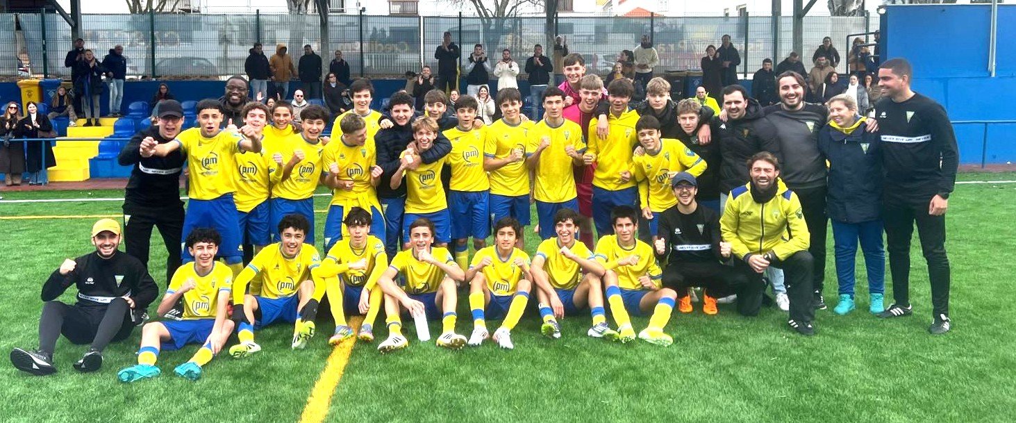 SUB15 do Estoril Praia qualifica-se pela primeira vez na história do clube para ser campeão