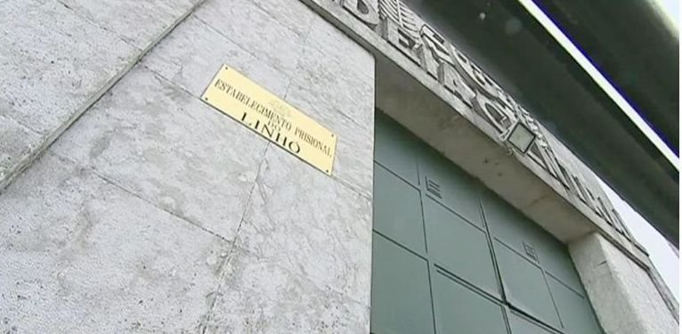 RECLUSO mata companheiro de cela com ferro na cabeça na cadeia do Linhó