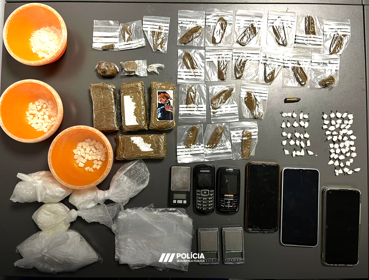 INVESTIGADORES da PSP “caçam” traficante e 9 mil doses de drogas em ação de prevenção ao furto em viaturas