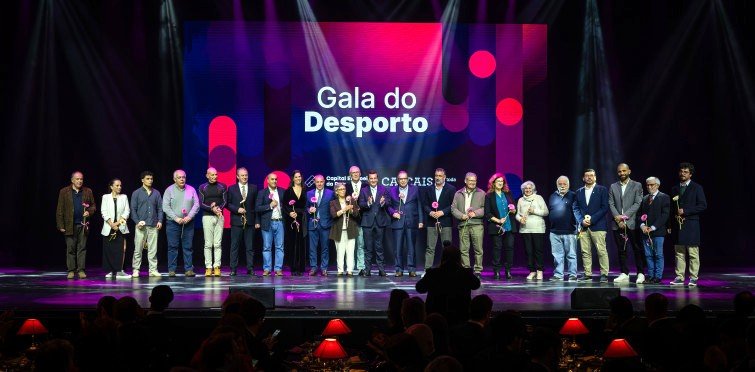 PAIS, familiares, dirigentes e voluntários que ajudaram atletas a grandes conquistas distinguidos na Gala do Desporto